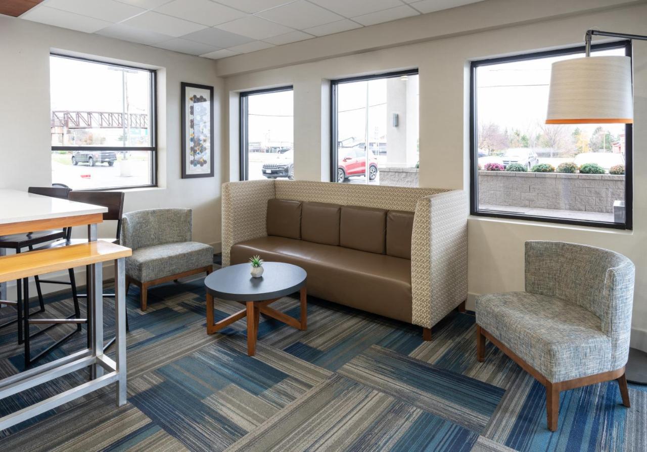 Holiday Inn Express Rochester - Greece By Ihg Exterior foto
