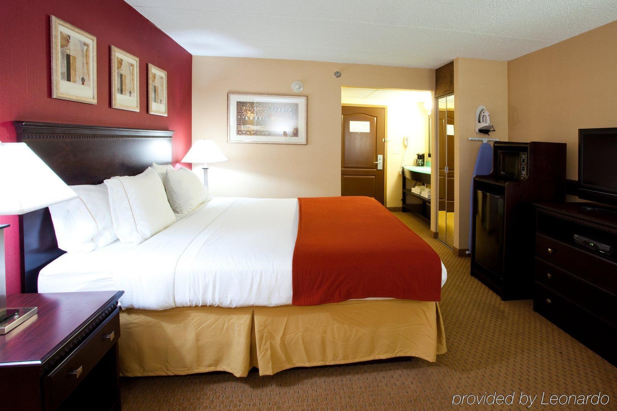 Holiday Inn Express Rochester - Greece By Ihg Exterior foto